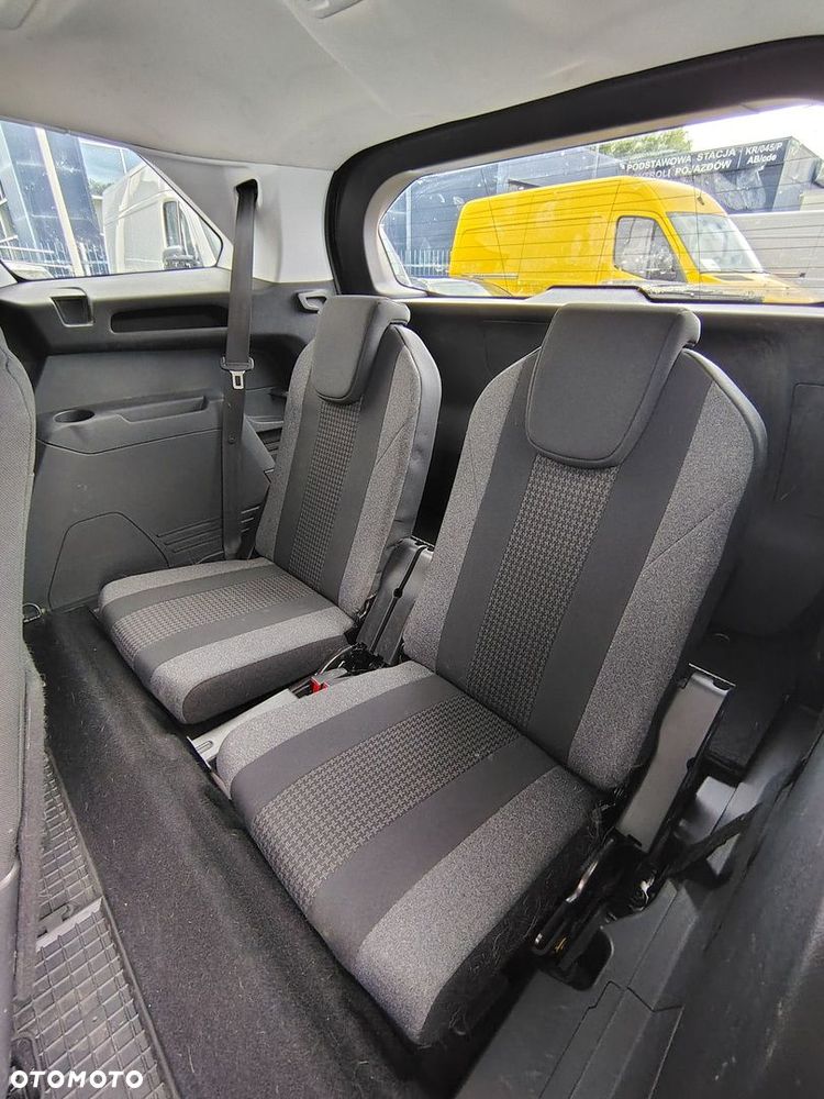 Peugeot 5008 - 13
