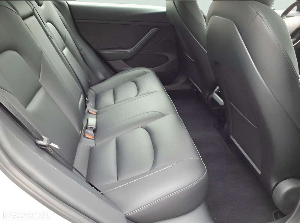 Tesla Model 3 Standard Range Plus RWD - 3