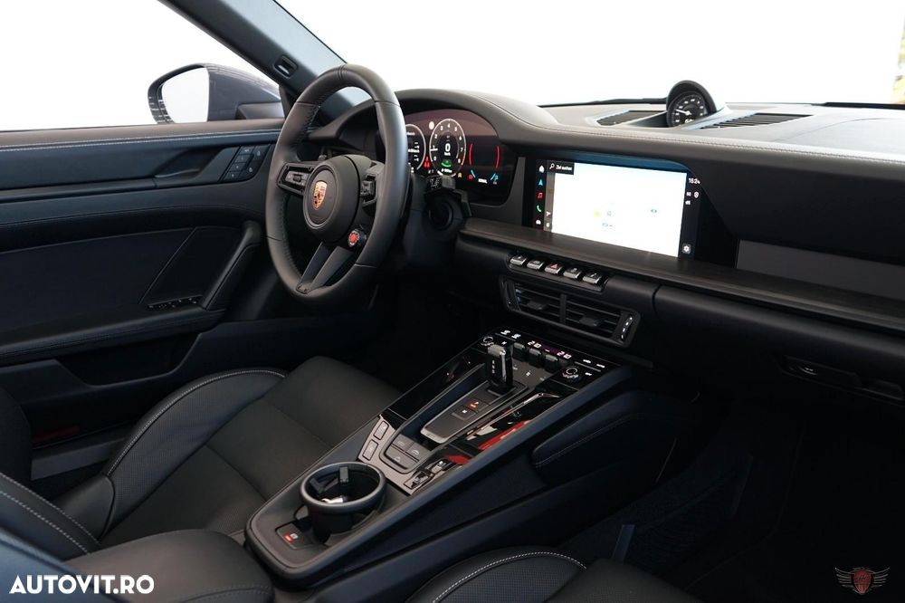 Porsche 911 Carrera GTS T-Hybrid - 10