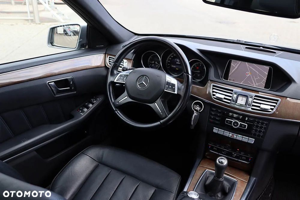 Mercedes-Benz Klasa E 200 CDI Elegance - 24