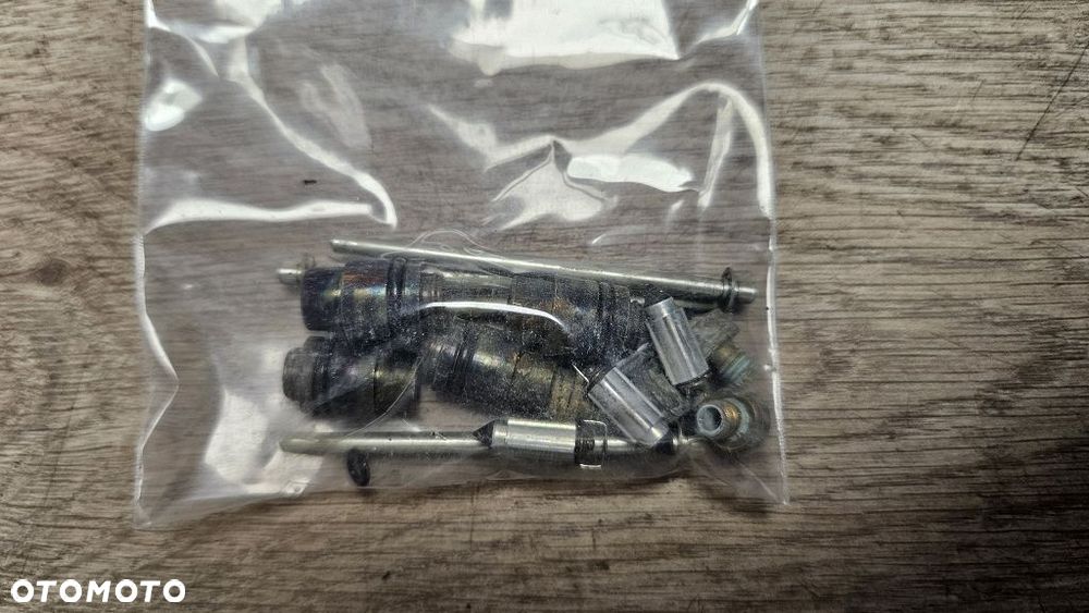Zestaw fabrycznych iglic dysz zaworków Yamaha XJR 1200 - 4