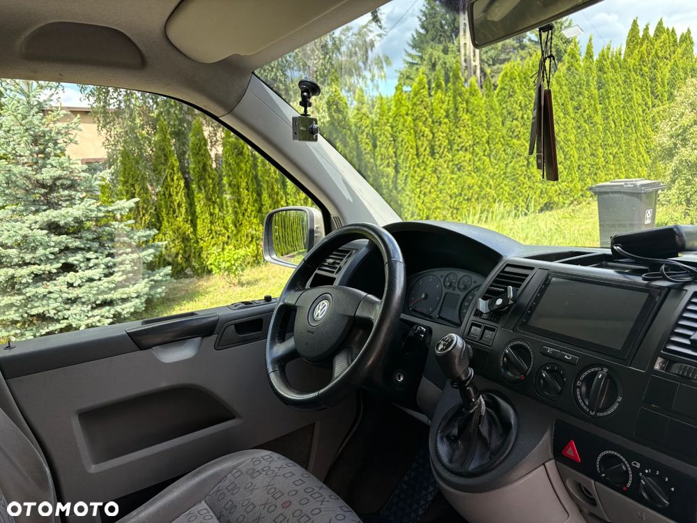 Volkswagen Transporter Shuttle L1 - 13