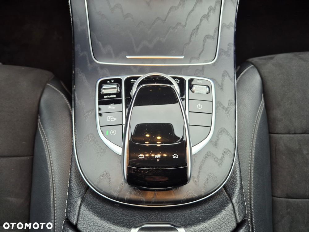 Mercedes-Benz Klasa E 220 d 4-Matic Avantgarde - 19