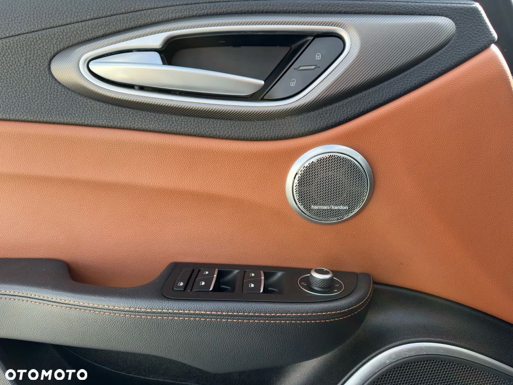 Alfa Romeo Giulia 2.0 Turbo Veloce - 7