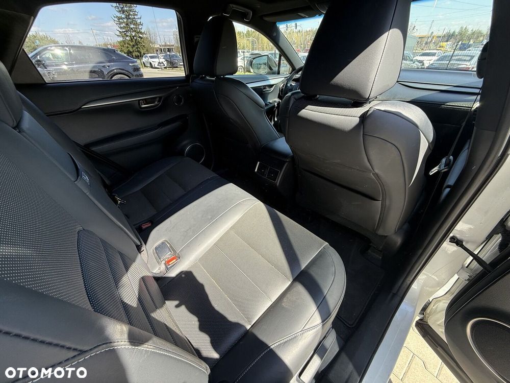 Lexus NX 300h F Sport AWD - 11