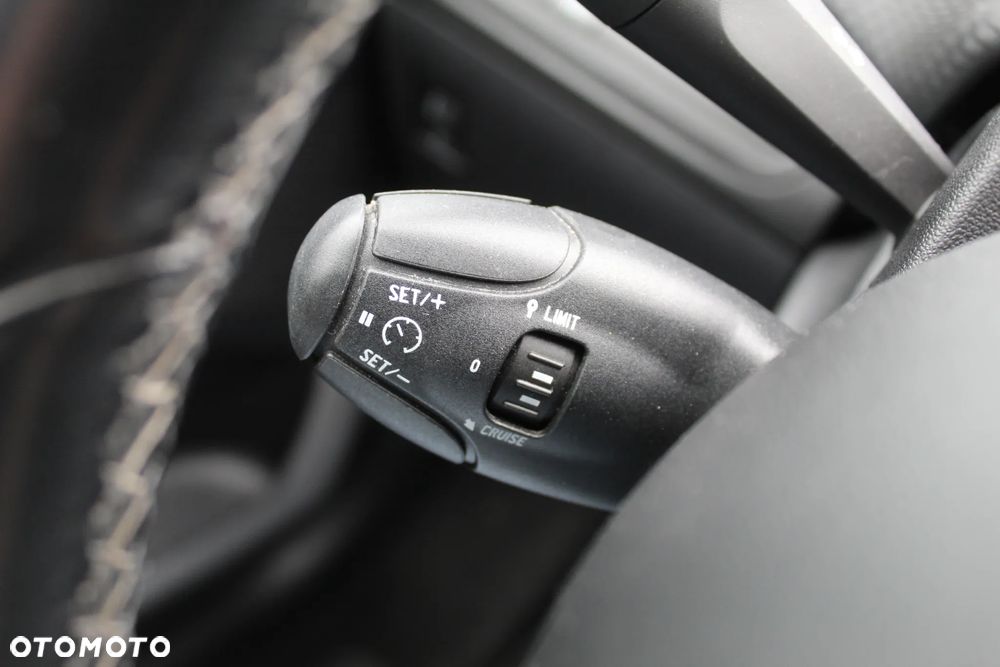 Peugeot 208 1.2 PureTech Allure S&S EAT6 - 25
