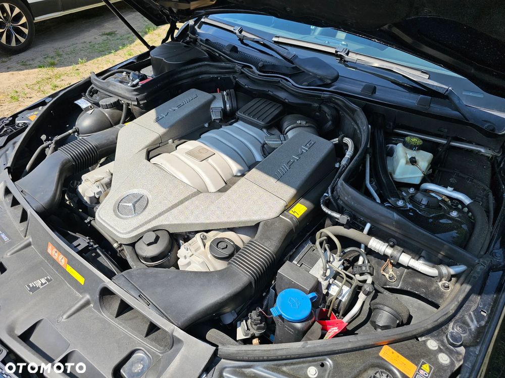 Mercedes-Benz Klasa C 63 AMG - 25