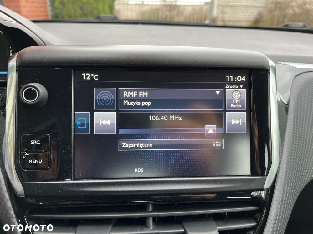 Peugeot 2008 1.2 Pure Tech Allure S&S - 11