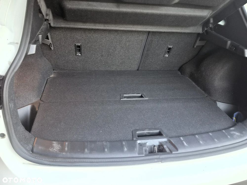 Nissan Qashqai 1.6 DCi Xtronic N-Connecta - 23