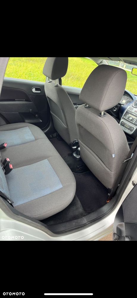 Ford Fiesta 1.3 Style - 28