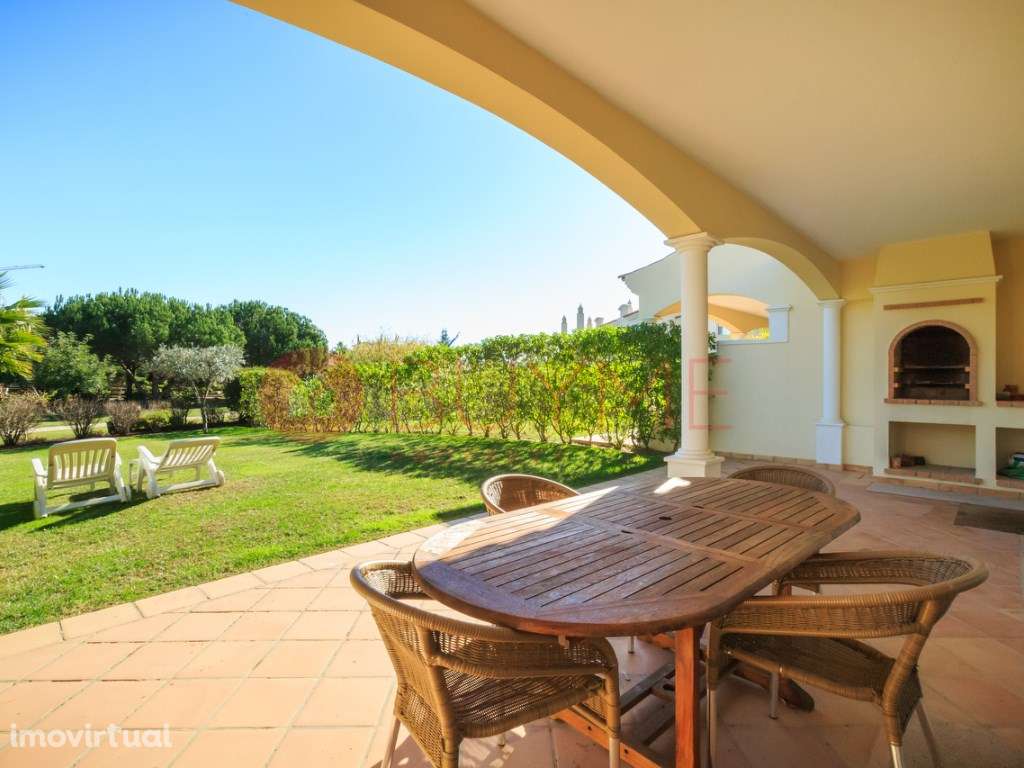 Moradia T2 com jardim na Quinta do Lago, Algarve - Grande imagem: 2/25