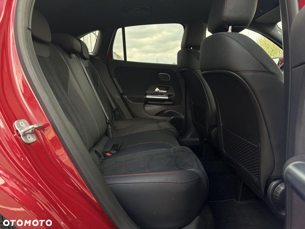 Mercedes-Benz GLA - 20