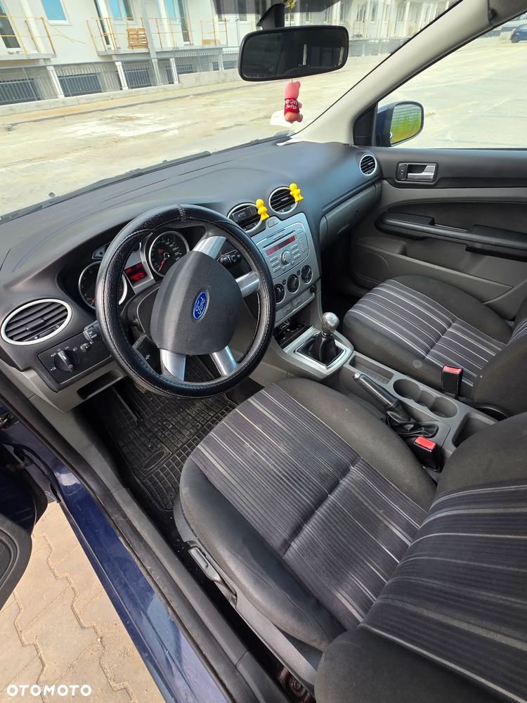 Ford Focus 1.6 Ambiente - 9