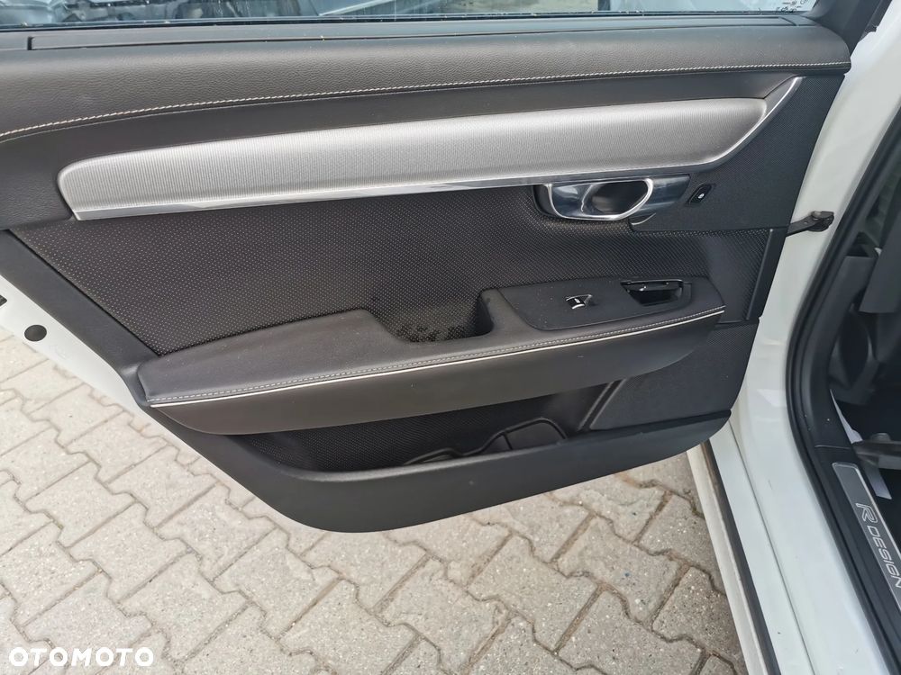 Volvo S90 T6 AWD R-Design - 23