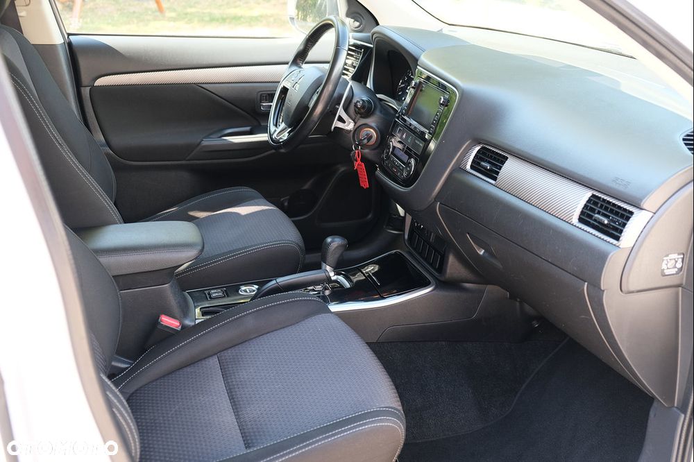 Mitsubishi Outlander - 22