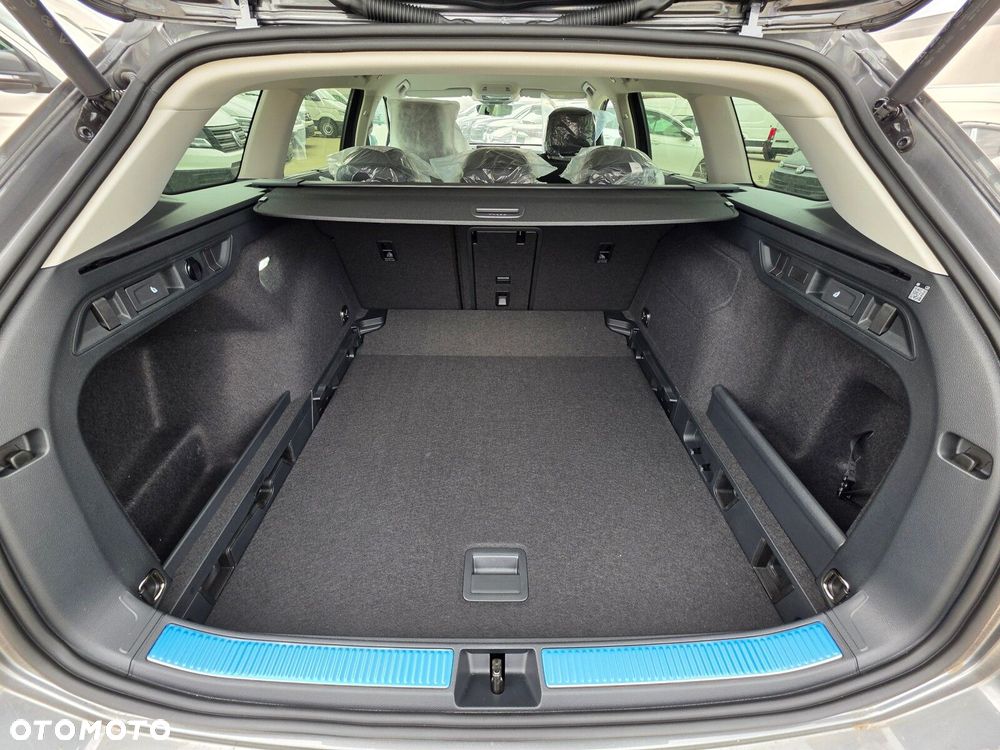 Volkswagen Passat Variant - 11