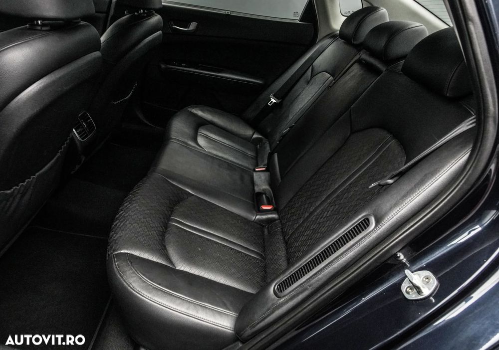 Kia Optima - 16