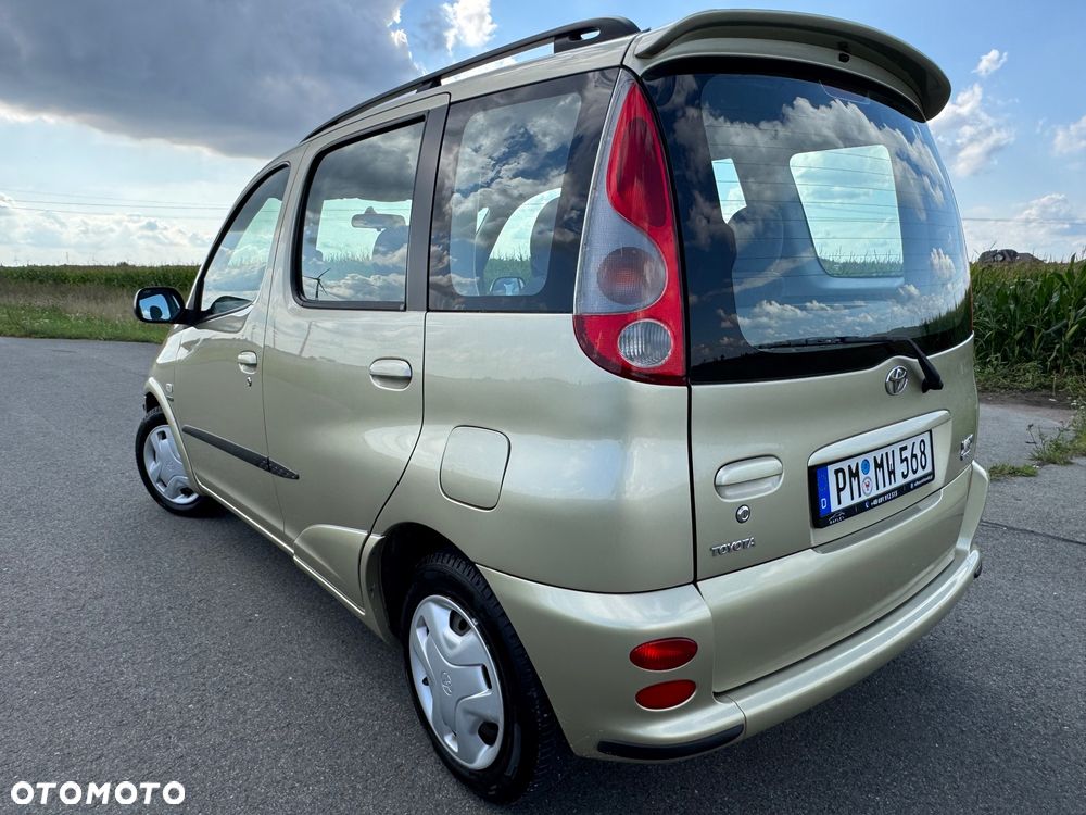 Toyota Yaris Verso 1.3 Sol - 4