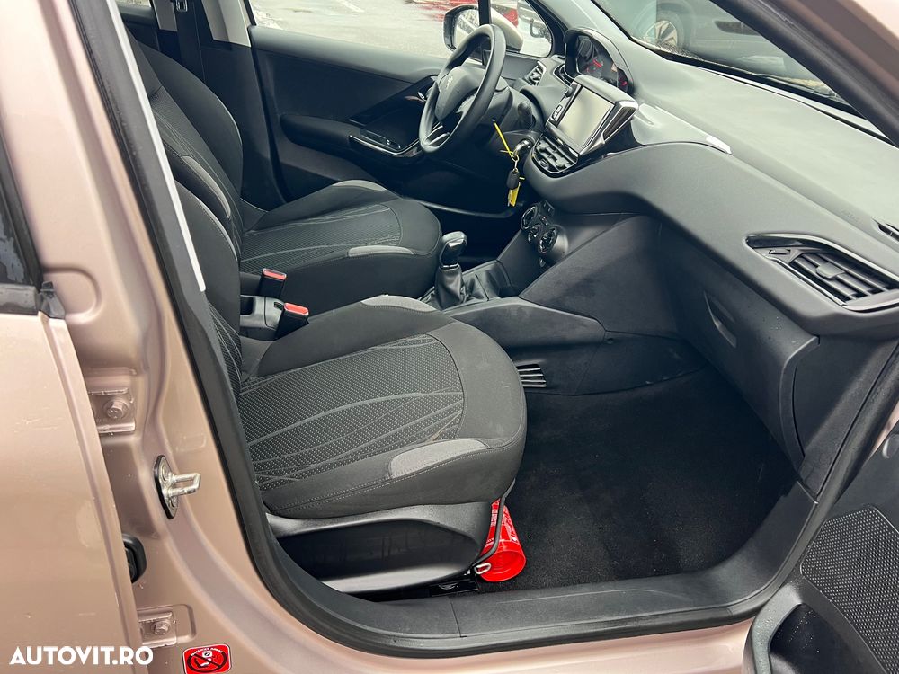 Peugeot 208 95 VTI Active - 11
