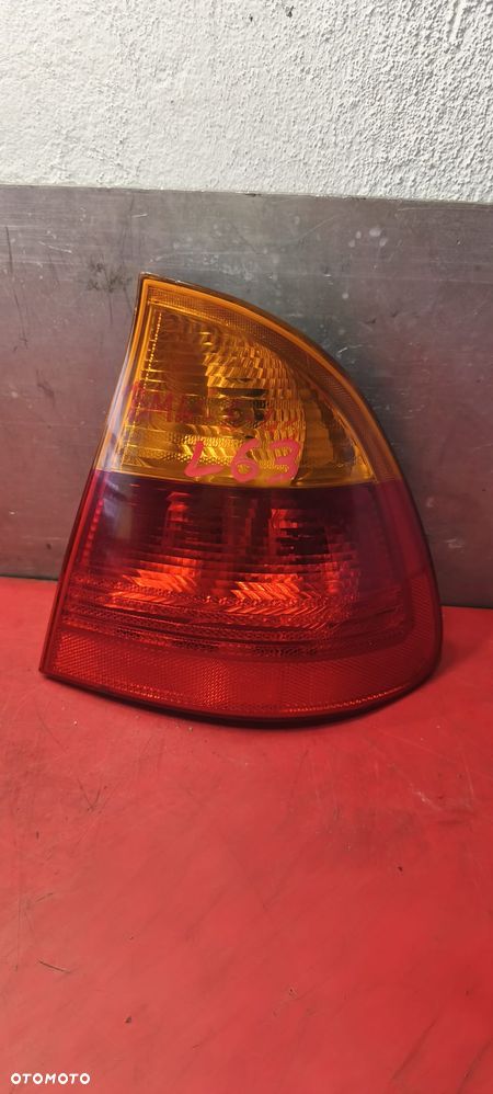 LAMPA PRAWA TYŁ TYLNA BMW 3 E46 KOMBI - 2