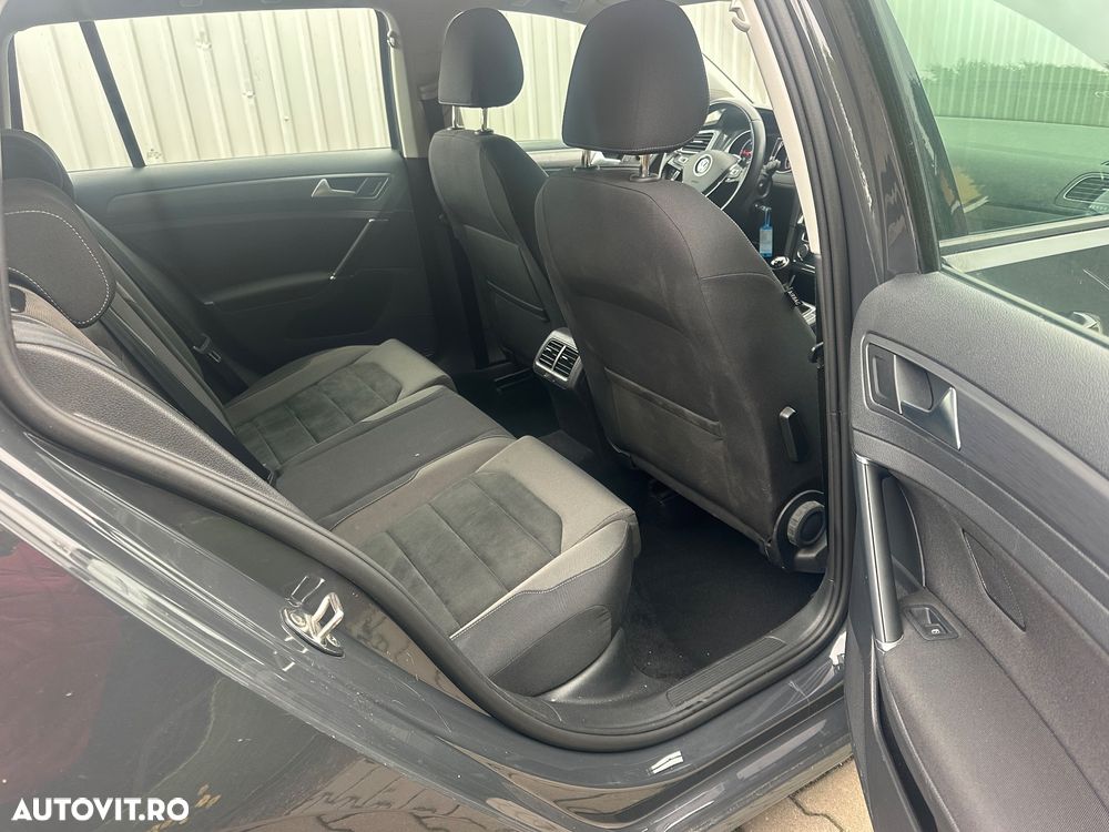 Volkswagen Golf - 5