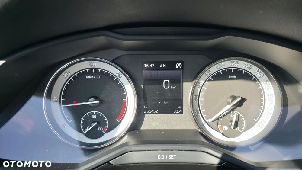 Skoda Superb 2.0 TDI L&K DSG - 7