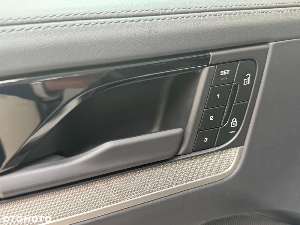 Porsche Cayenne - 13