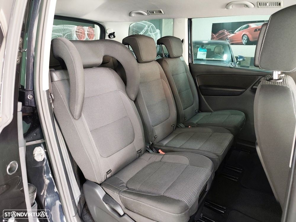 VW Sharan 2.0 TDI Blue Confortline DSG - 17