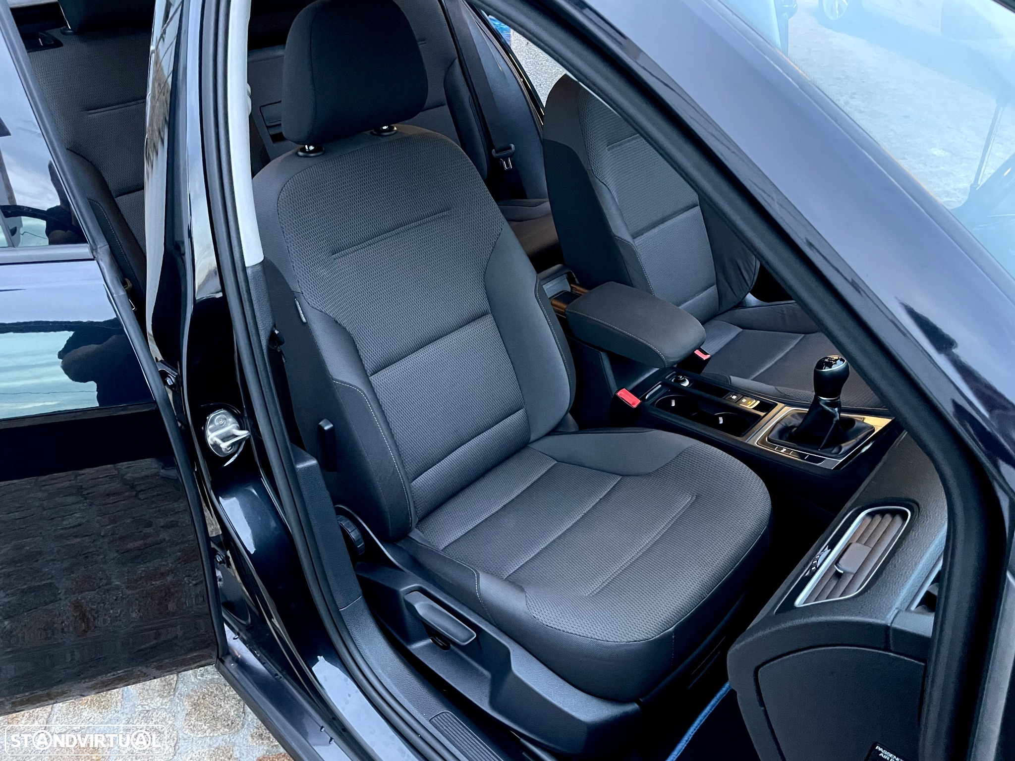 VW Golf Variant 1.6 TDi Highline - 32