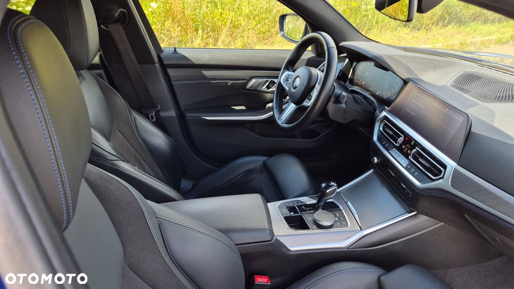 BMW Seria 3 330i M Sport sport - 16