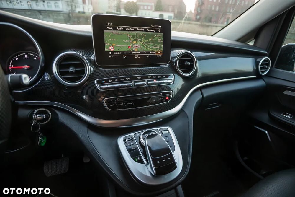 Mercedes-Benz Klasa V 250 (BlueTEC) d lang 7G-TRONIC Edition - 37