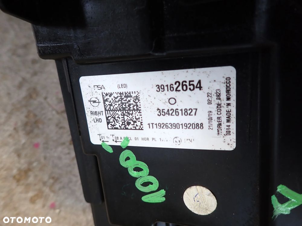 OPEL CORSA F LAMPA PRAWY PRZÓD 39162654 - 5