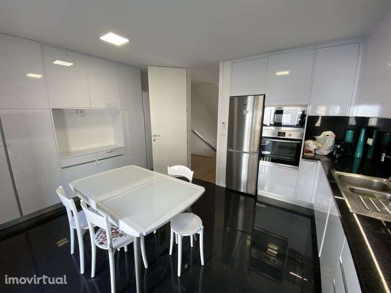 Moradia Ermesinde - permuta por apartamento - Grande imagem: 2/11