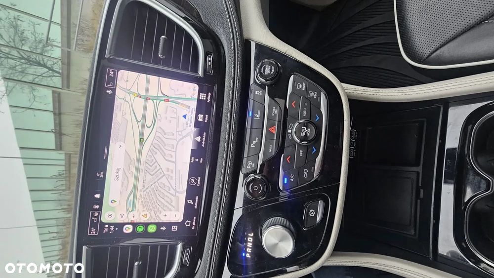 Chrysler Pacifica - 10