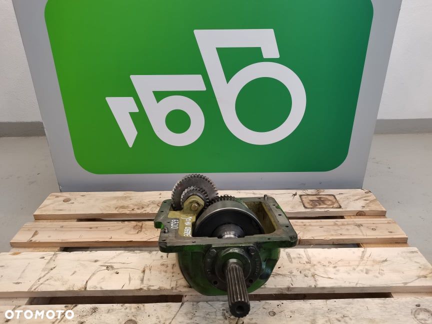 Kosz przedniego napędu L157103 L155993 L157992 John Deere 6320 - 6