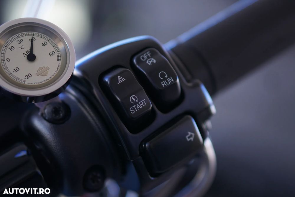 Harley-Davidson Softail Breakout FXSB - 30