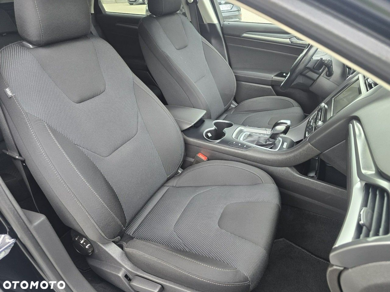 Ford Mondeo - 12