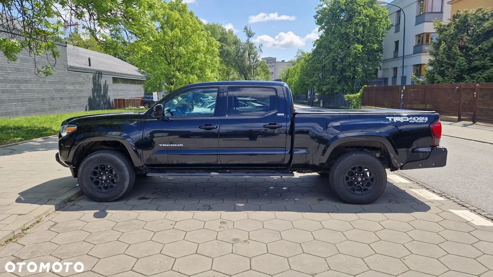 Toyota Tacoma - 8