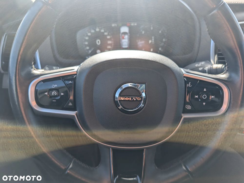 Volvo XC 90 D5 AWD R-Design 7os - 35