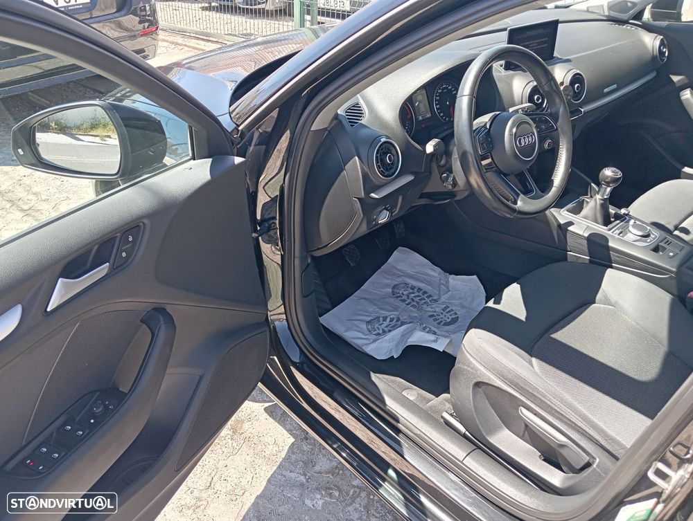 Audi A3 Sportback 1.6 TDI Attraction - 6