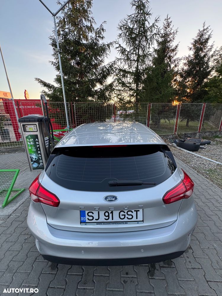 Ford Focus - 9