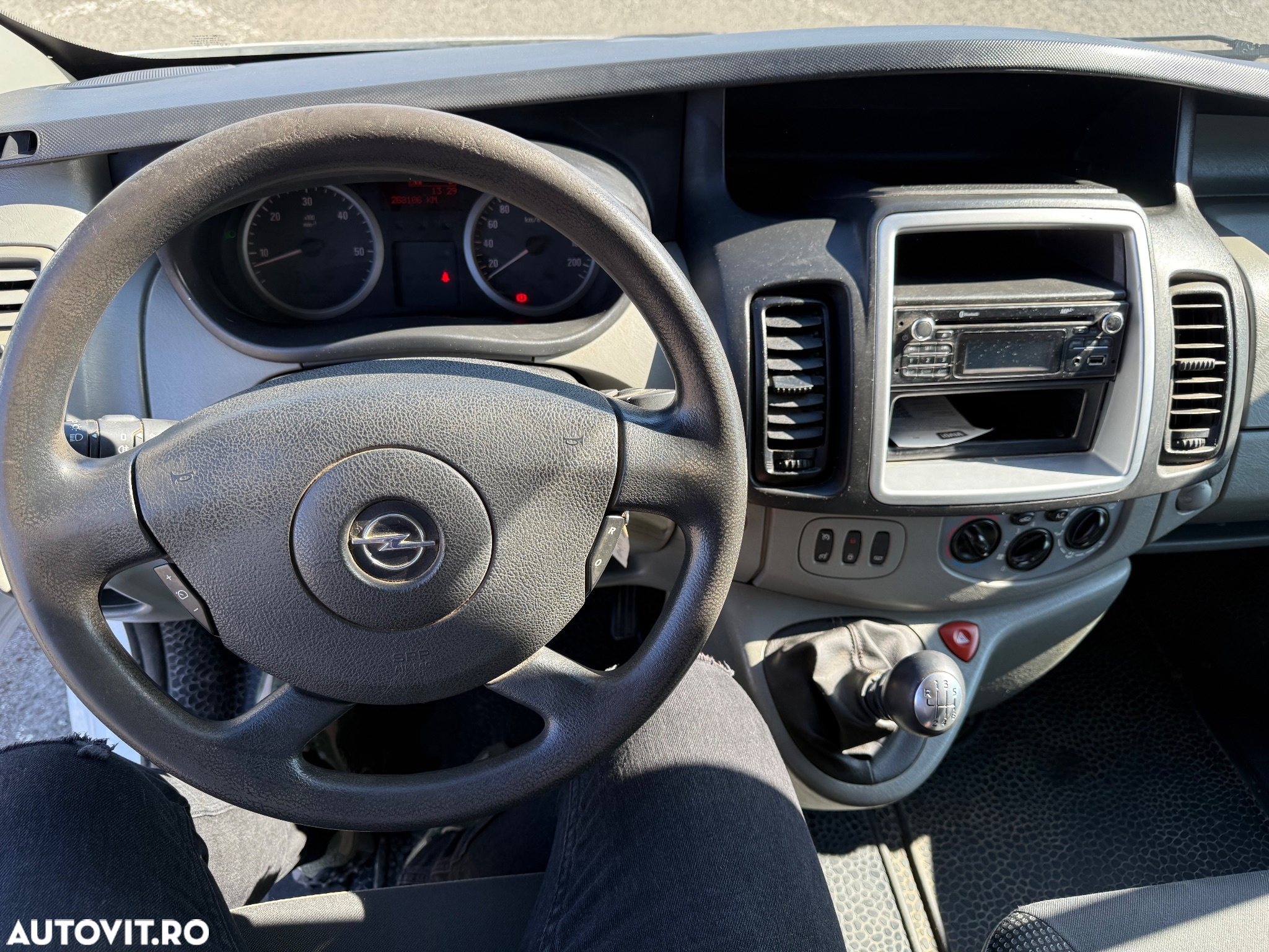 Opel Vivaro - 12