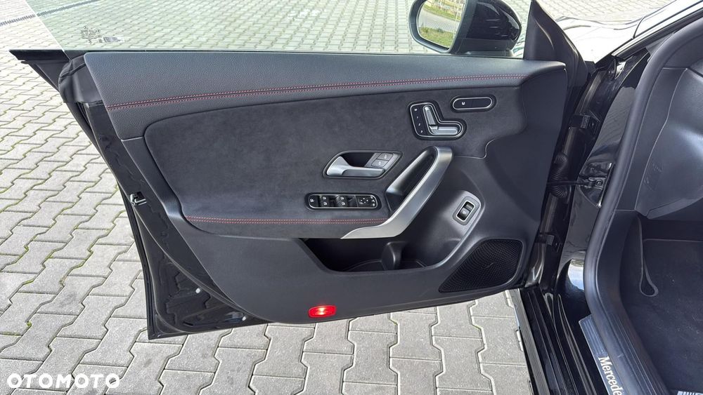 Mercedes-Benz CLA - 9