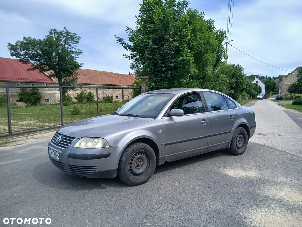 Volkswagen Passat 1.9 TDI Trendline - 1