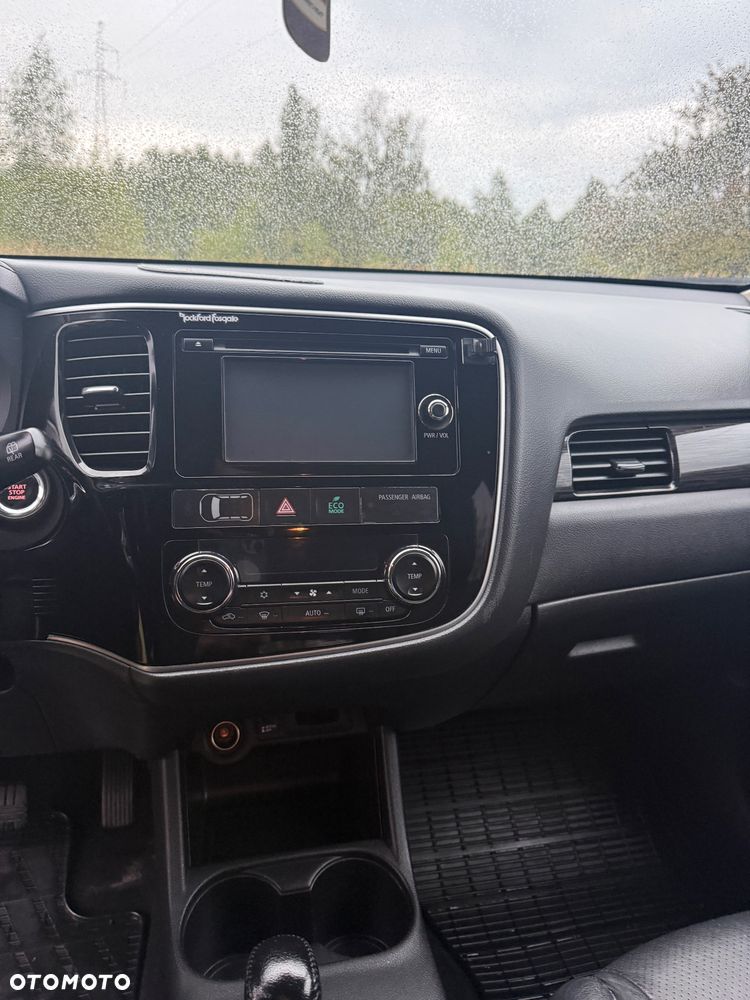 Mitsubishi Outlander - 20