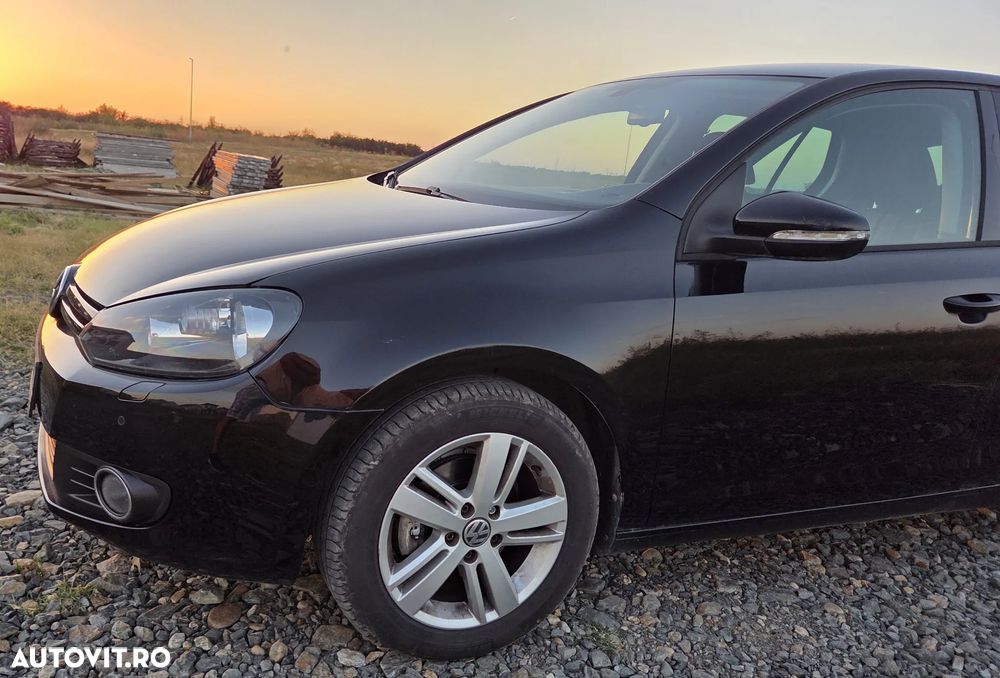 Volkswagen Golf 1.6 TDI DPF MATCH - 8