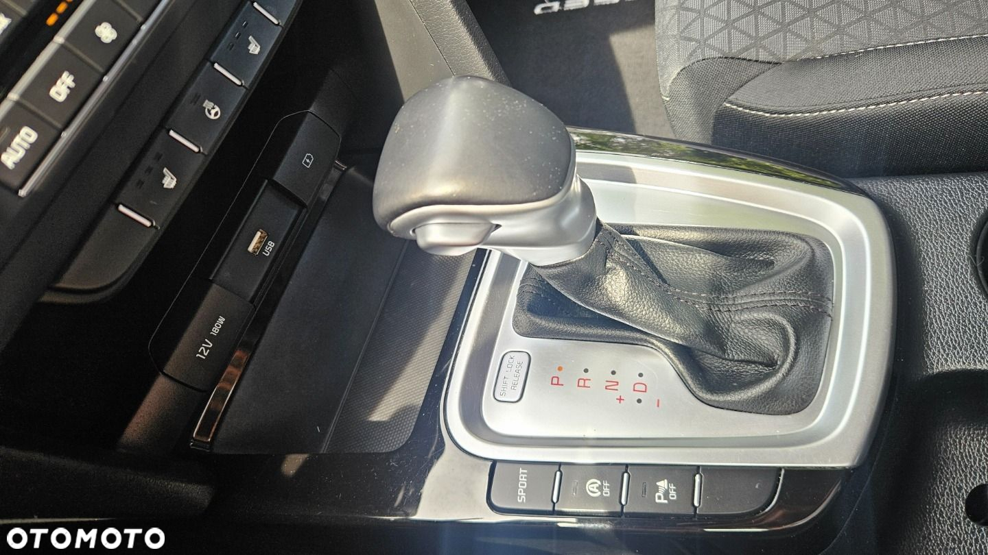 Kia Ceed - 28