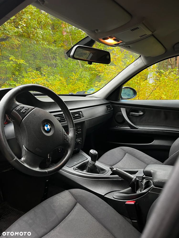 BMW Seria 3 320i - 7