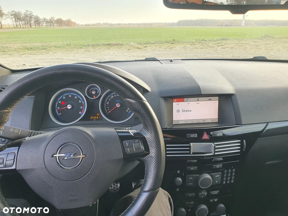 Opel Astra OPC - 25