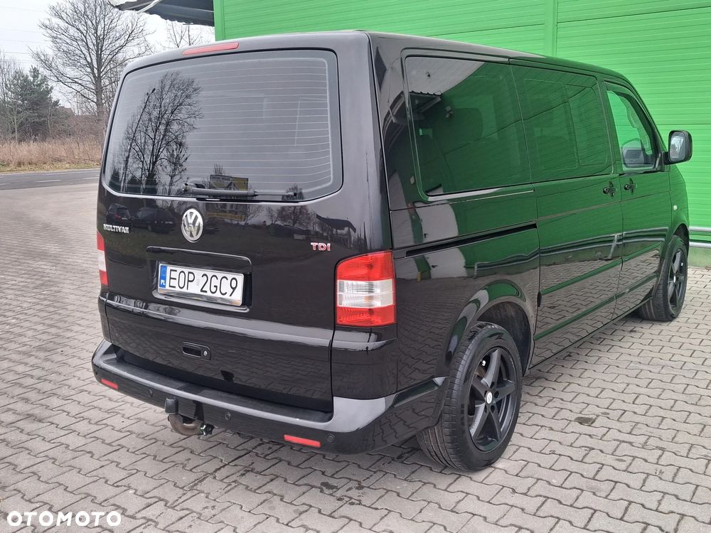 Volkswagen Multivan - 12